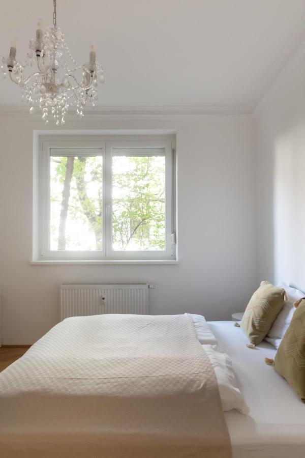 Apartamento Absolute Ruhelage Im Zentrum Mit Parkplatz Viena Exterior foto